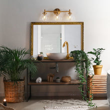 Vleriaejok 3-Light Gold Vanity Light